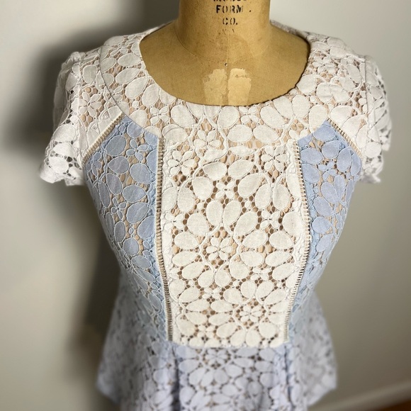 Nanette Lepore lace peplum blouse with nude lining size XS - Picture 1 of 8